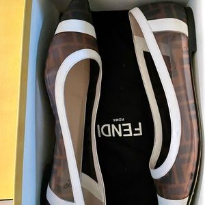 Fendi Brown/White leather trimmed Mesh Ballet Flats Size 39. $250